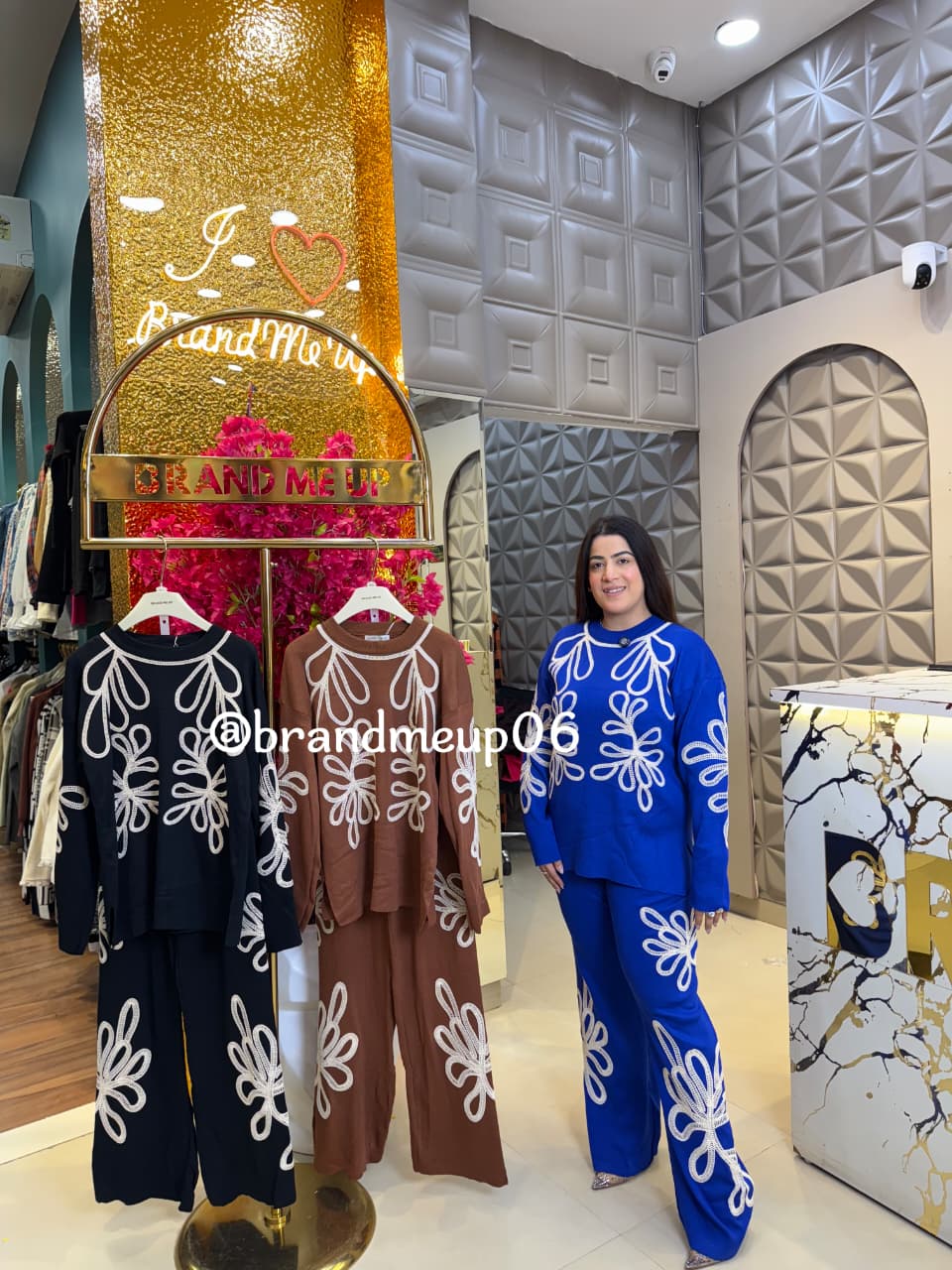 WOOLEN EMBI CORD WITH POCKETS (IMP-605)