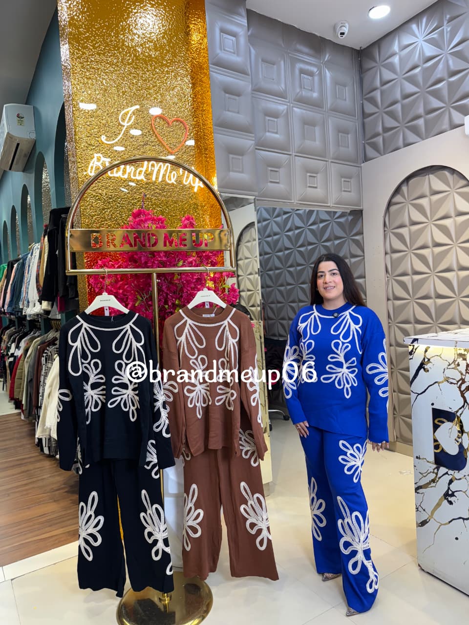 WOOLEN EMBI CORD WITH POCKETS (IMP-605)