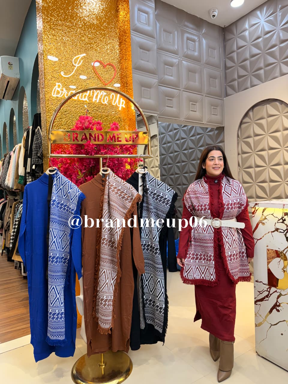 WOOLEN DESIGNER STOLE WITH BELT (IMP-668)