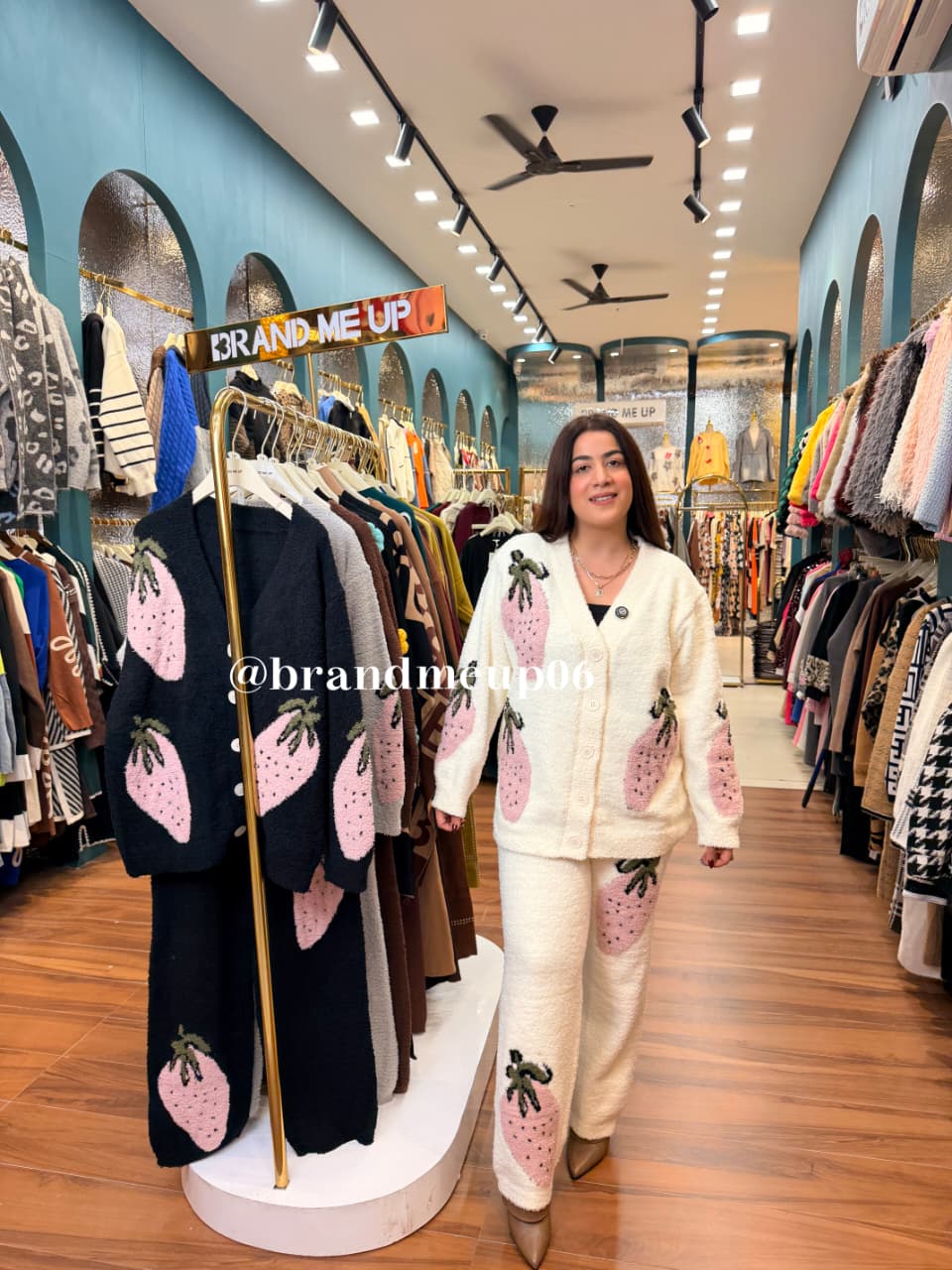 CUTE SOFT STRAWBERRY CORD (IMP-673)