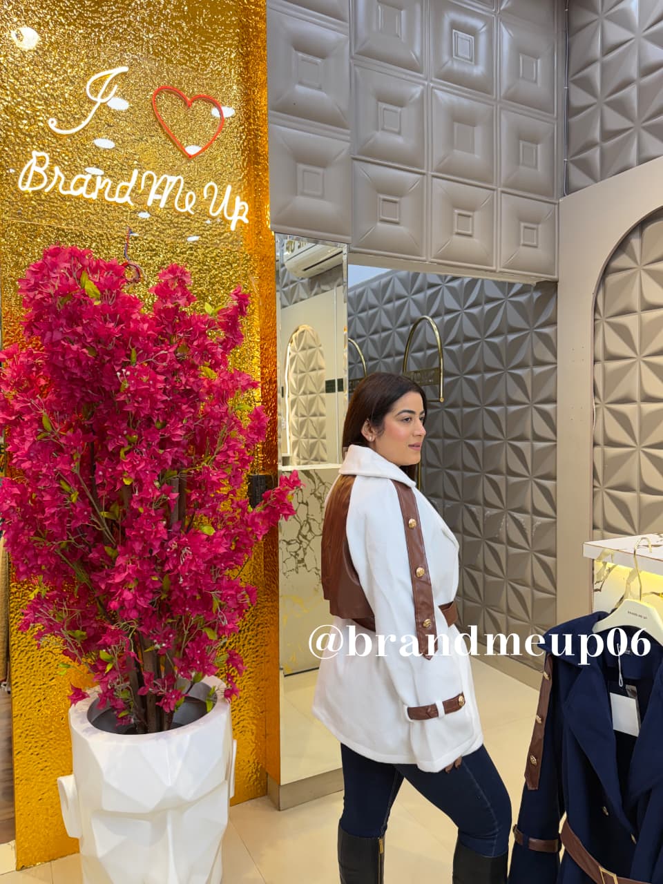 WOOLEN COAT WITH LEATHER DETAILING (IMP-676)