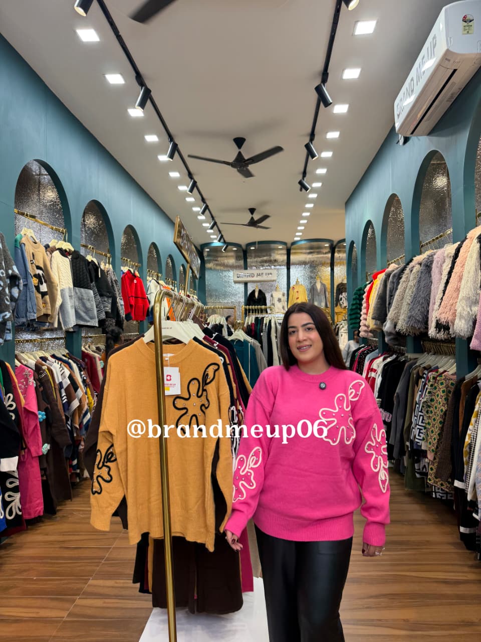 WOOLEN RHINESTONE FLOWER SWEATER (IMP-702)