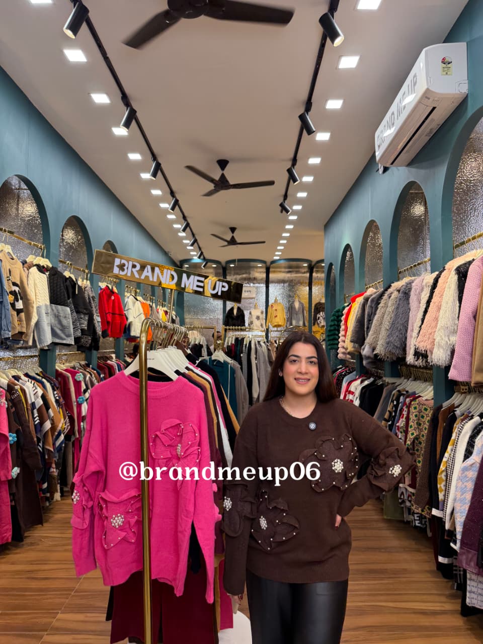 WOOLEN 3D PEARL FLOWER SWEATER (IMP-703)