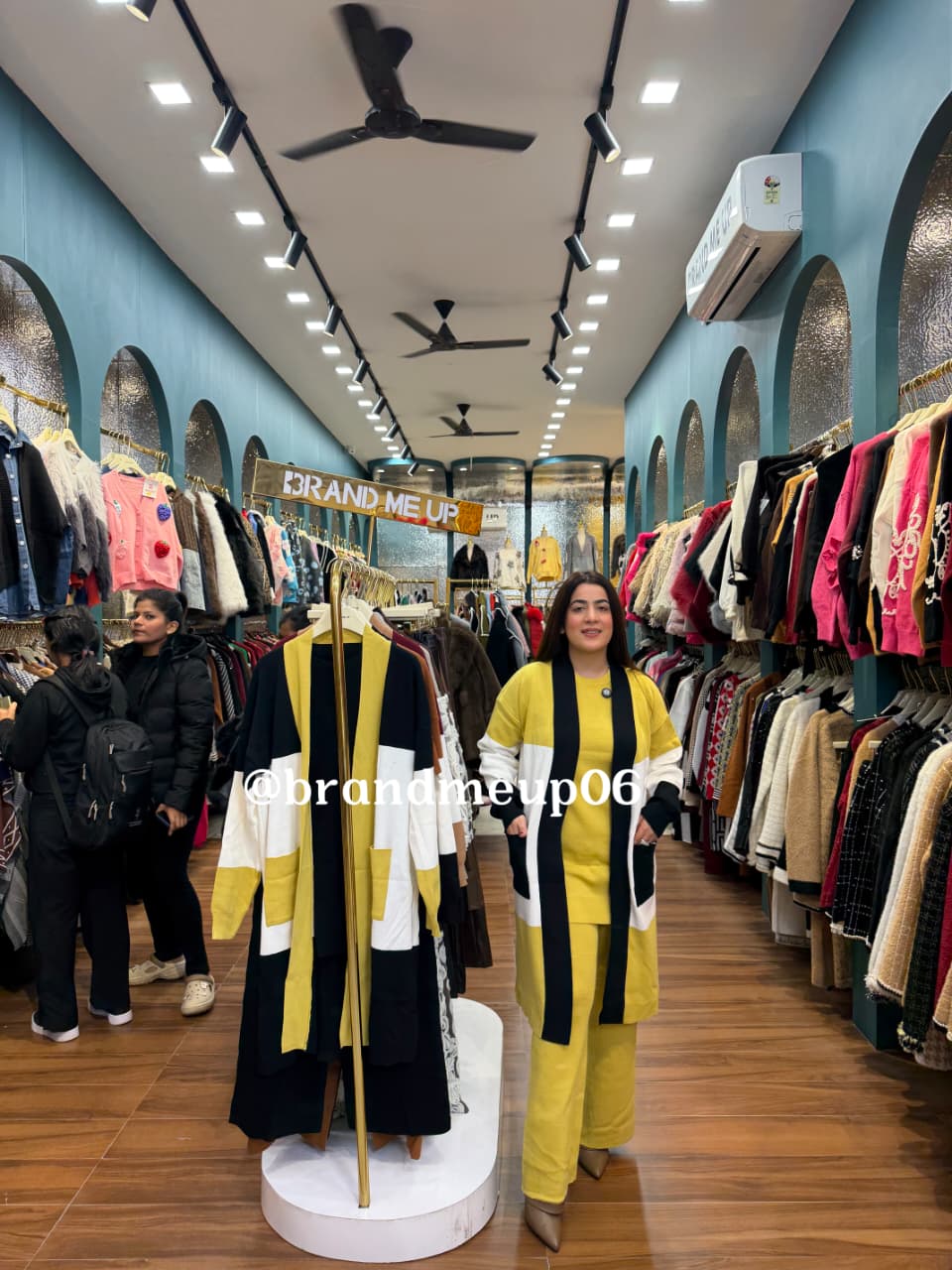 WOOLEN CORD DOUBLE SHADE SHRUG (IMP-725)