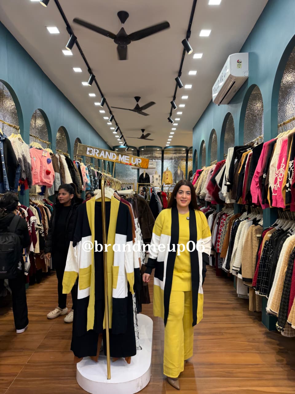 WOOLEN CORD DOUBLE SHADE SHRUG (IMP-725)