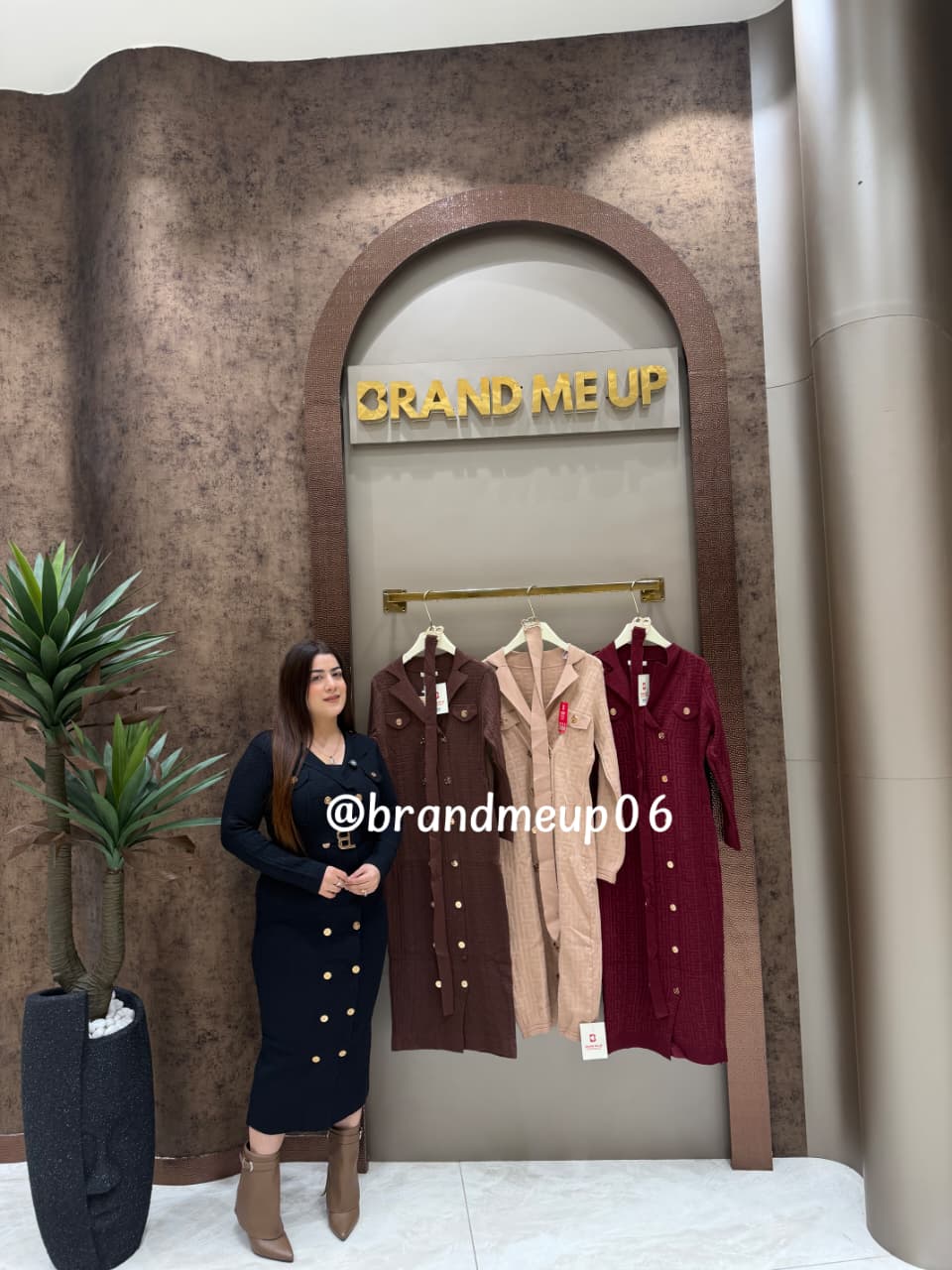 WOOLEN DRESS WITH BELT AND GOLDEN BUTTON (IMP-561)