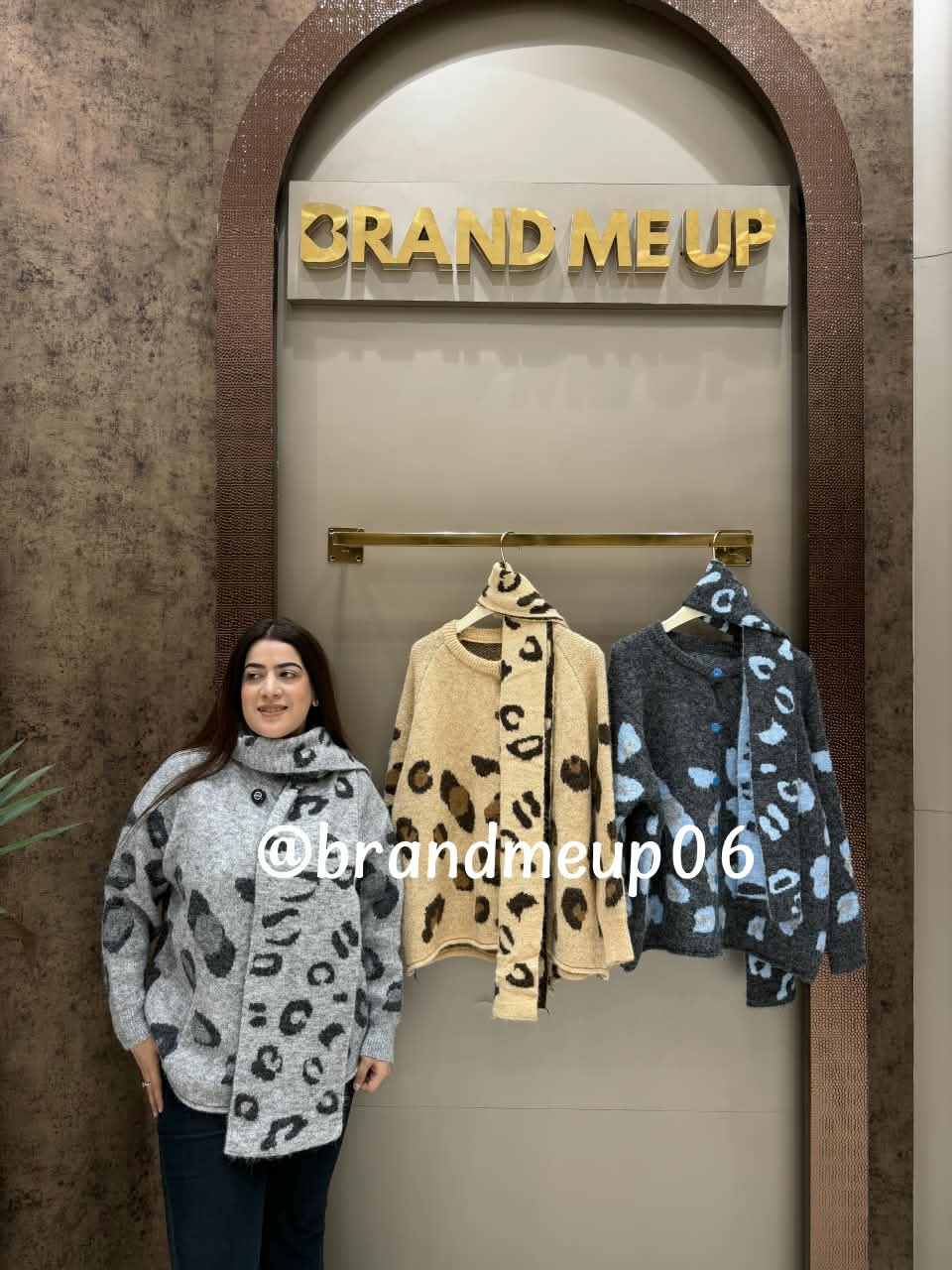 CHEETAH SWEATER WITH STOLE (IMP-665)