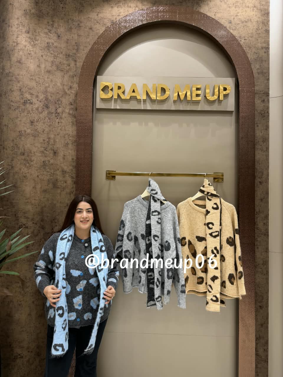 CHEETAH SWEATER WITH STOLE (IMP-665)