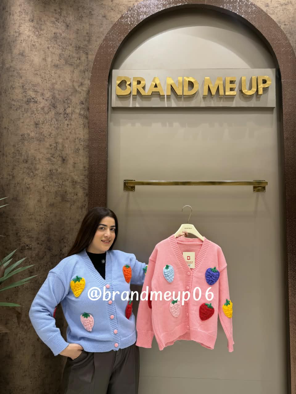 COLORFULL STRAWBERRY CARDIGAN (IMP-688)